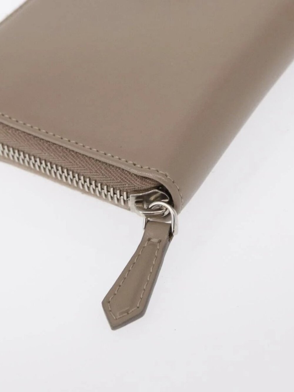 FENDI Long Wallet Leather Beige Gold Auth - Picture 3 of 15